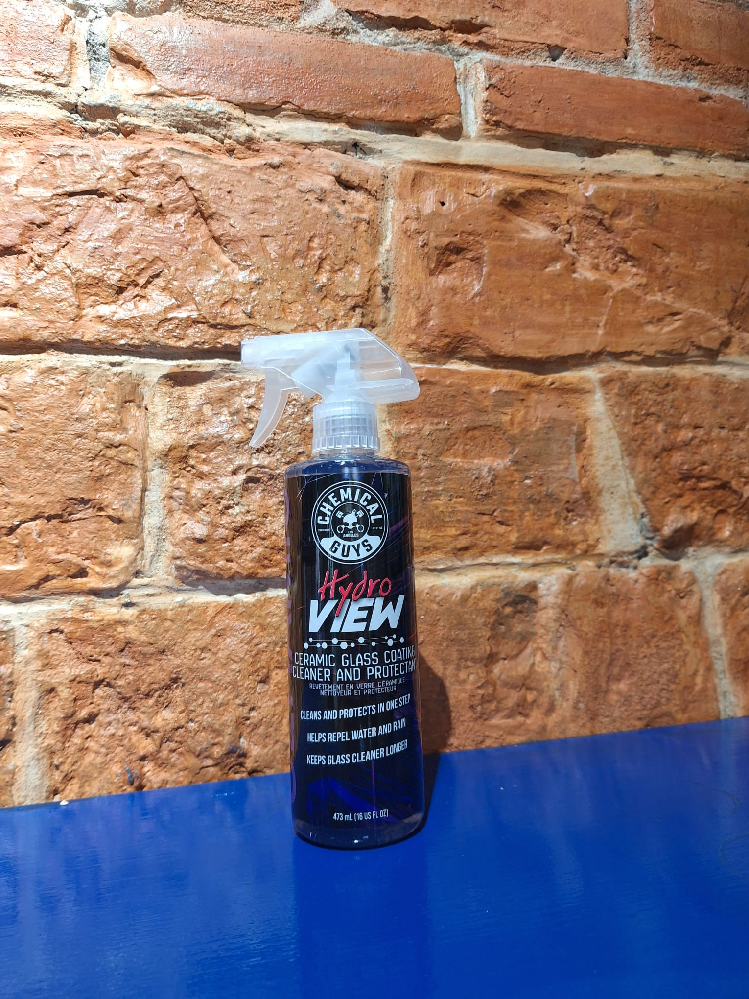 Image of Chemical Guys 473ml HydroView Ceramic Glass Cleaner & Coating